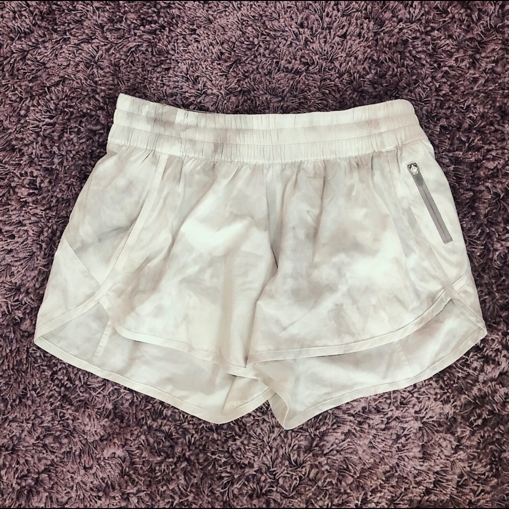 Lululemon Tracker Short V 4”